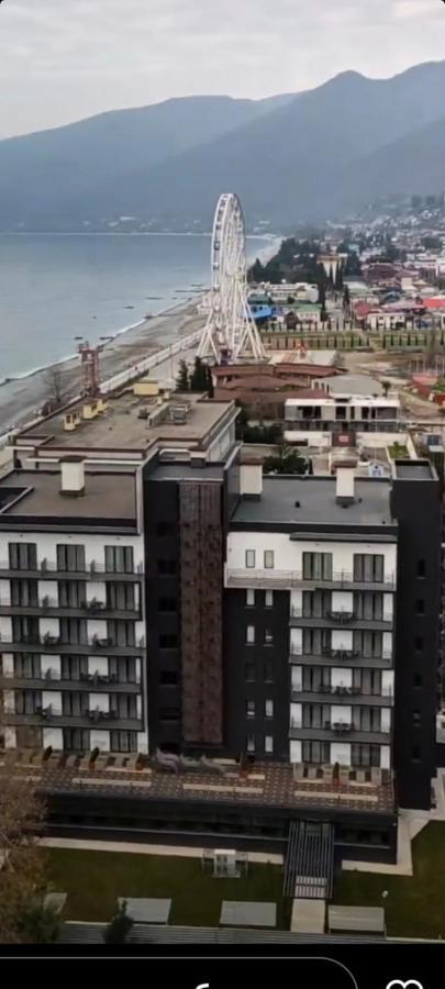 Гостевой Дом Белый Лотос Gagra Exterior photo